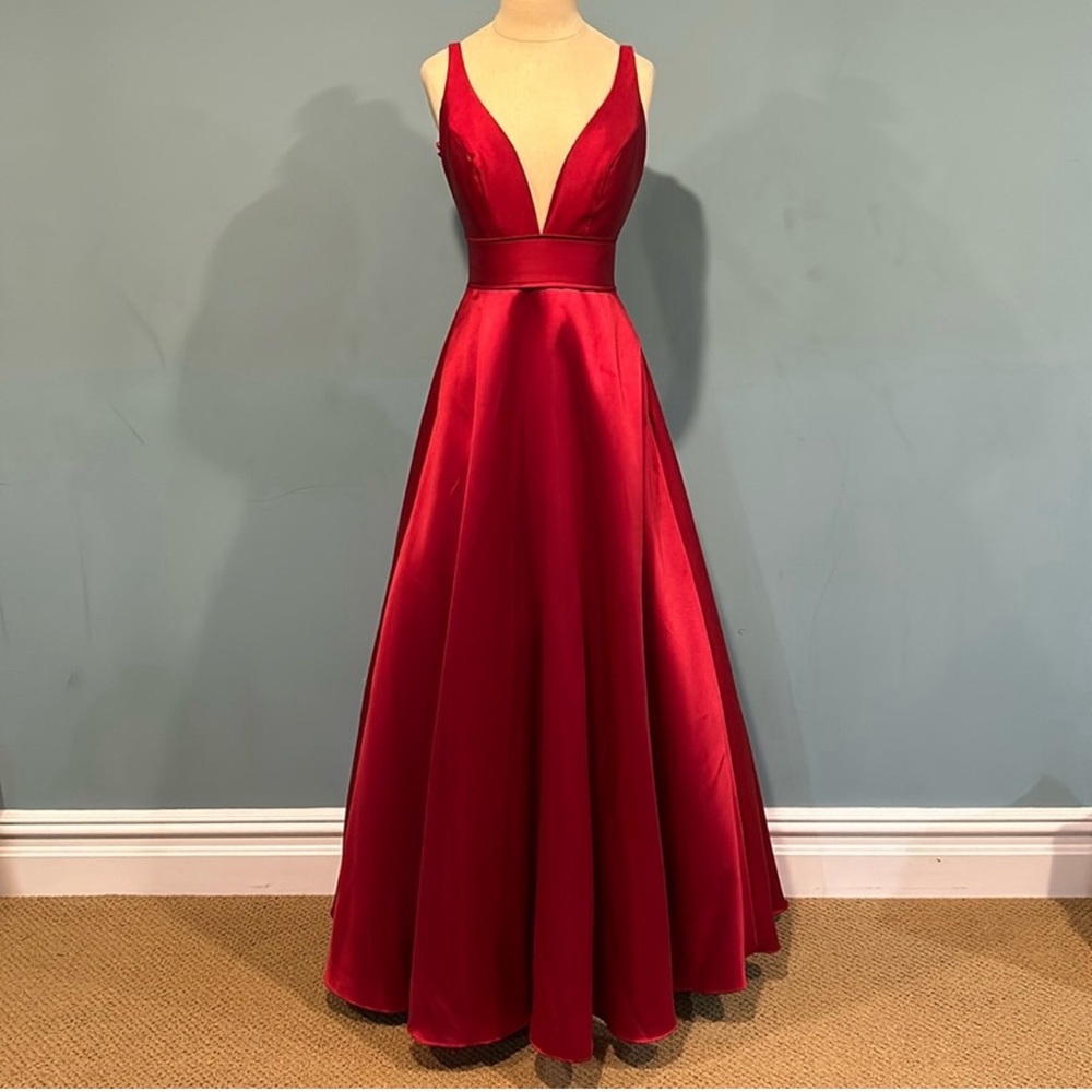 IEENA for Mac Duggal 55010 Taffeta A-Line Plunging Neckline Ball Gown sz 0 Wine